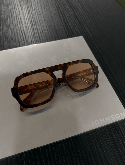 Jane - Brown Tortoise Cinnamon