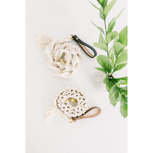 Macrame Dog Leash - Neutral Rope / Brown Leather Handle