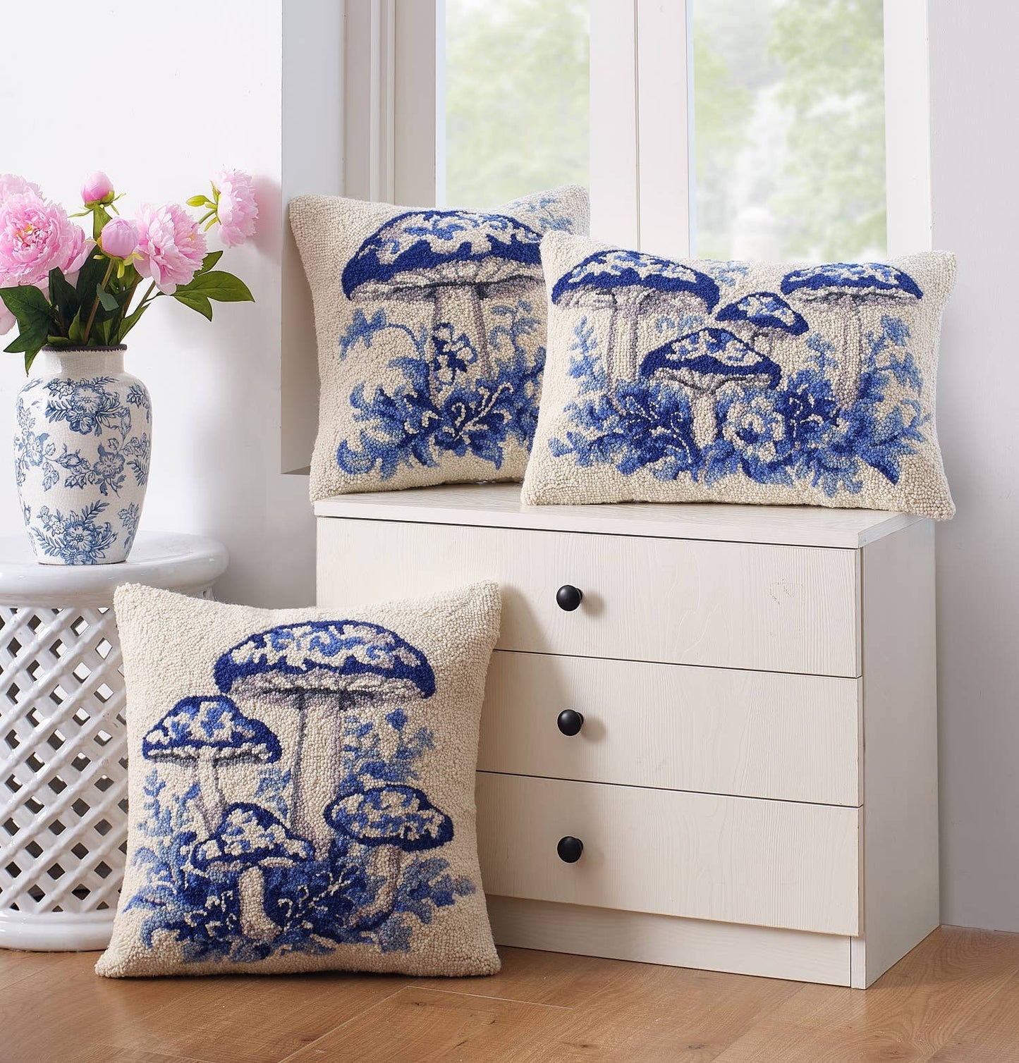 Blue Chinoiseries Mushroom Sq Hook Pillow