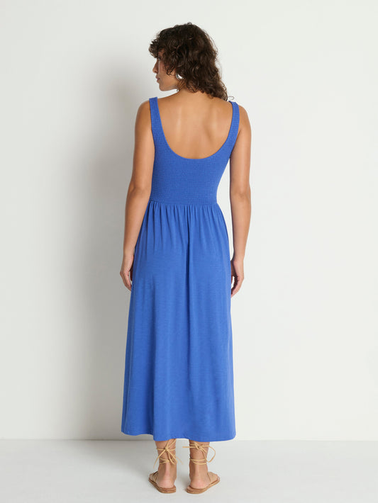 Woman wearing a blue midi dress