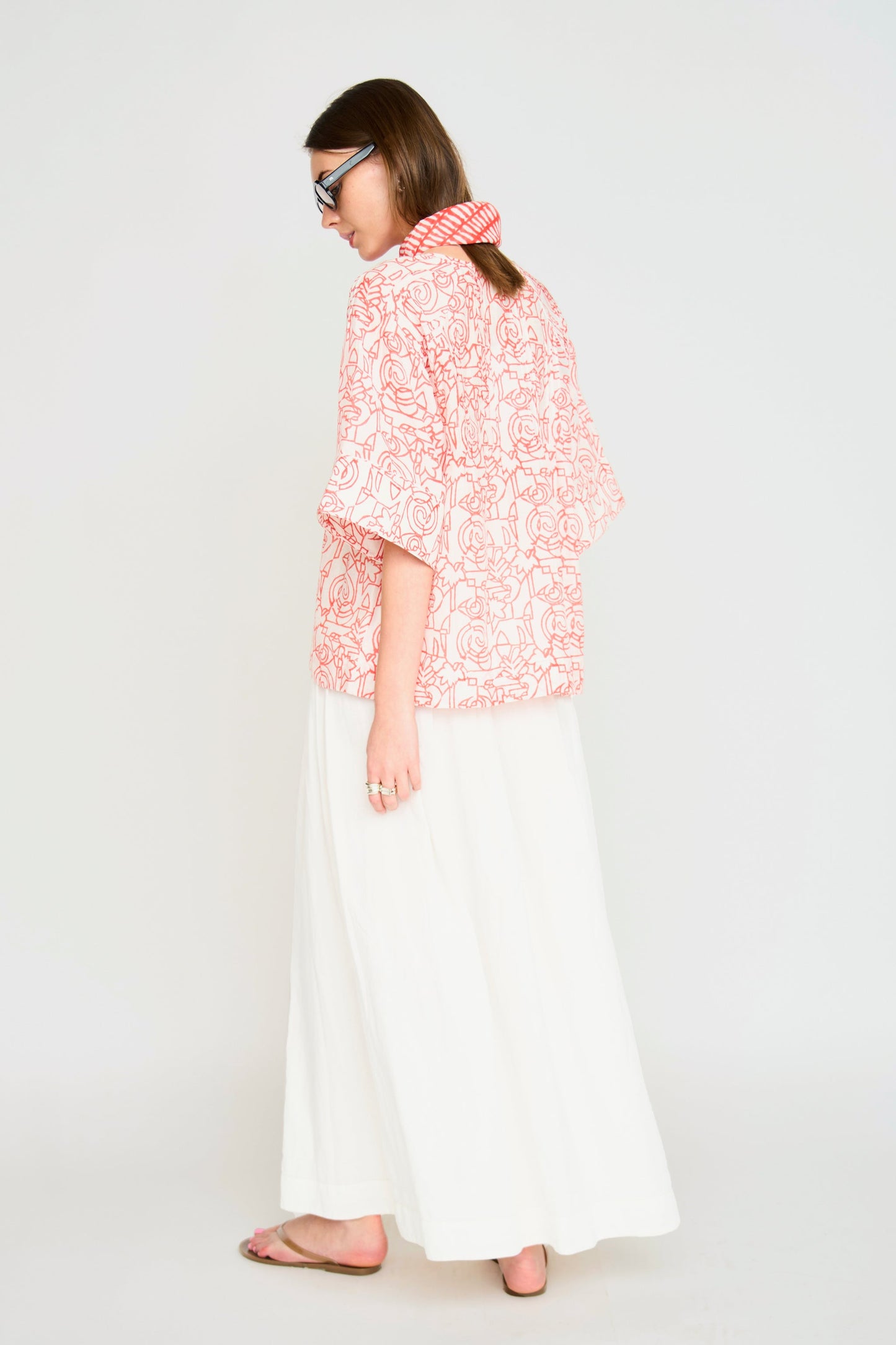 Woman wearing a white skirt