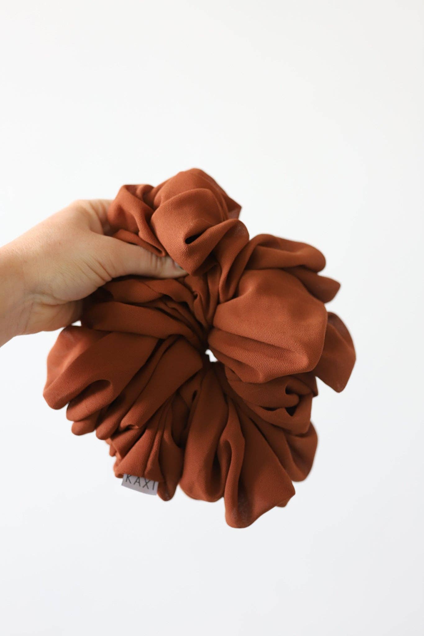 BROWN JUMBO SCRUNCHIE