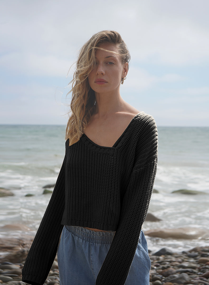 Angle V Sweater - Black